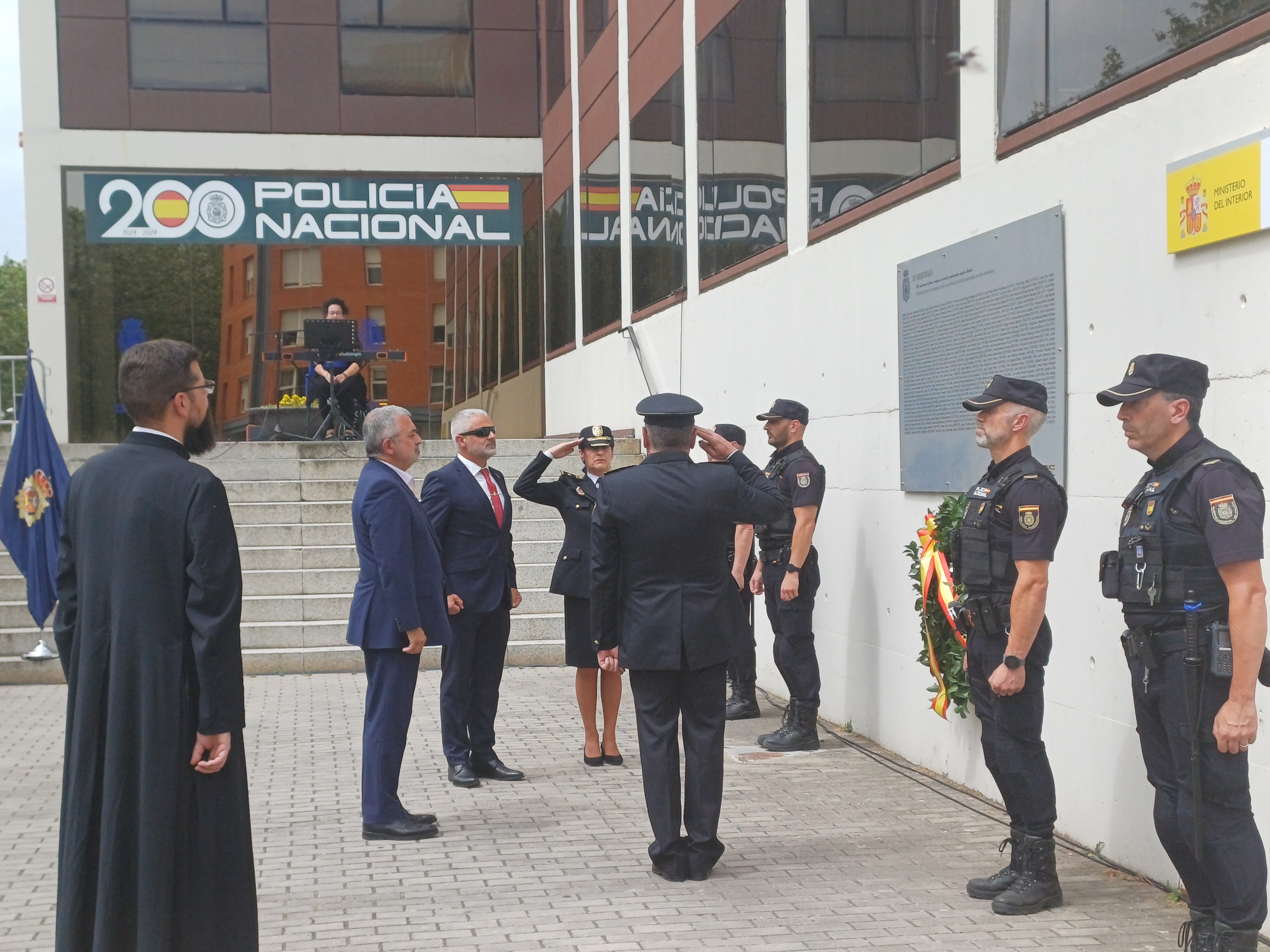 POLICIA NACIONAL HOMENAJE